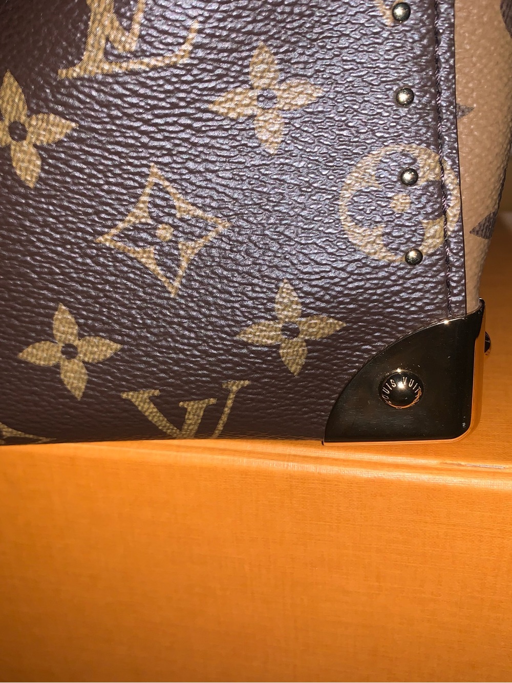 Louis Vuitton Black Interior Logo Patch Handbag - Picture 4 of 8